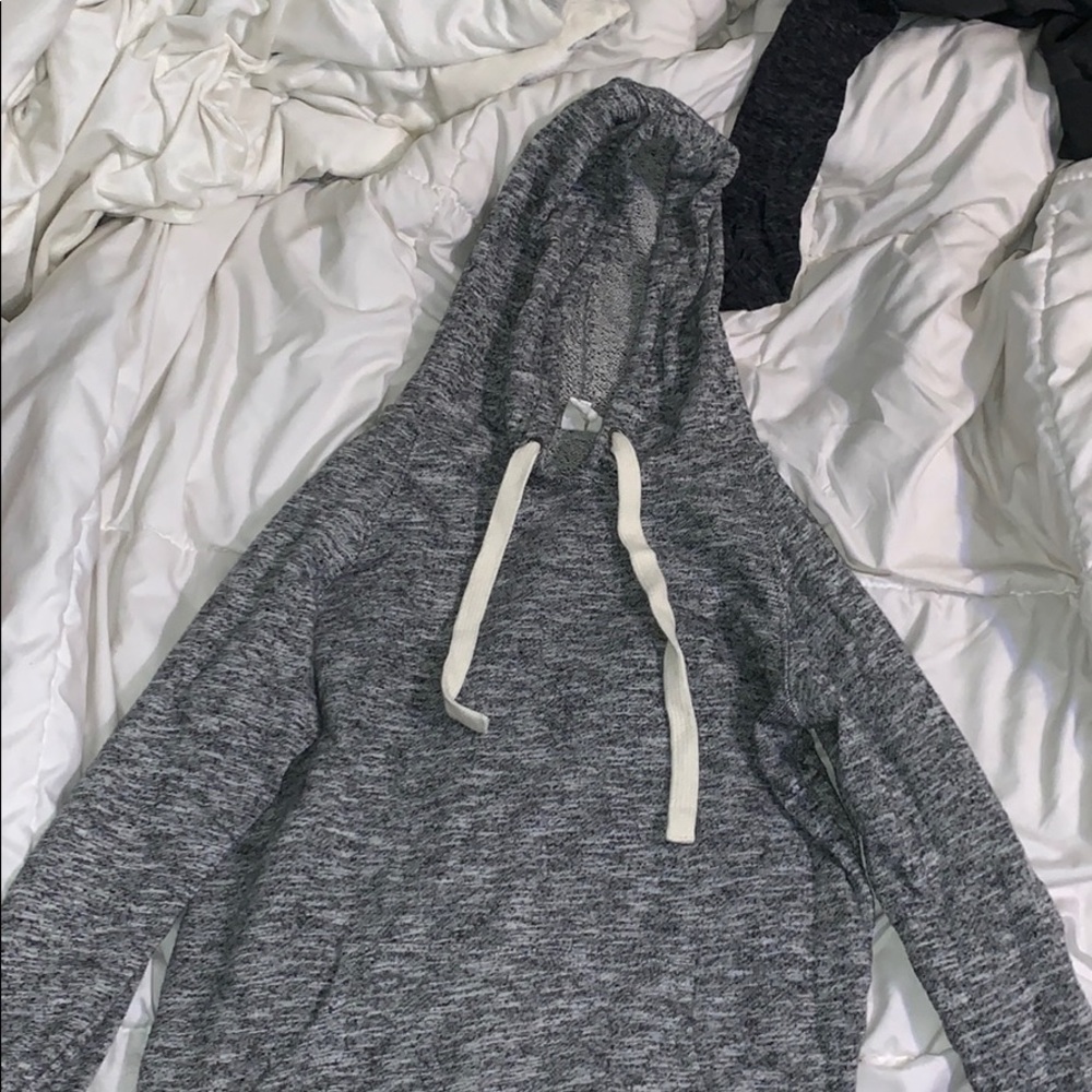 gray/white hoodie